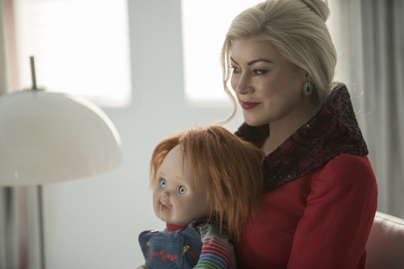 Tiffany Valentine (Jennifer Tilly) and her main main.